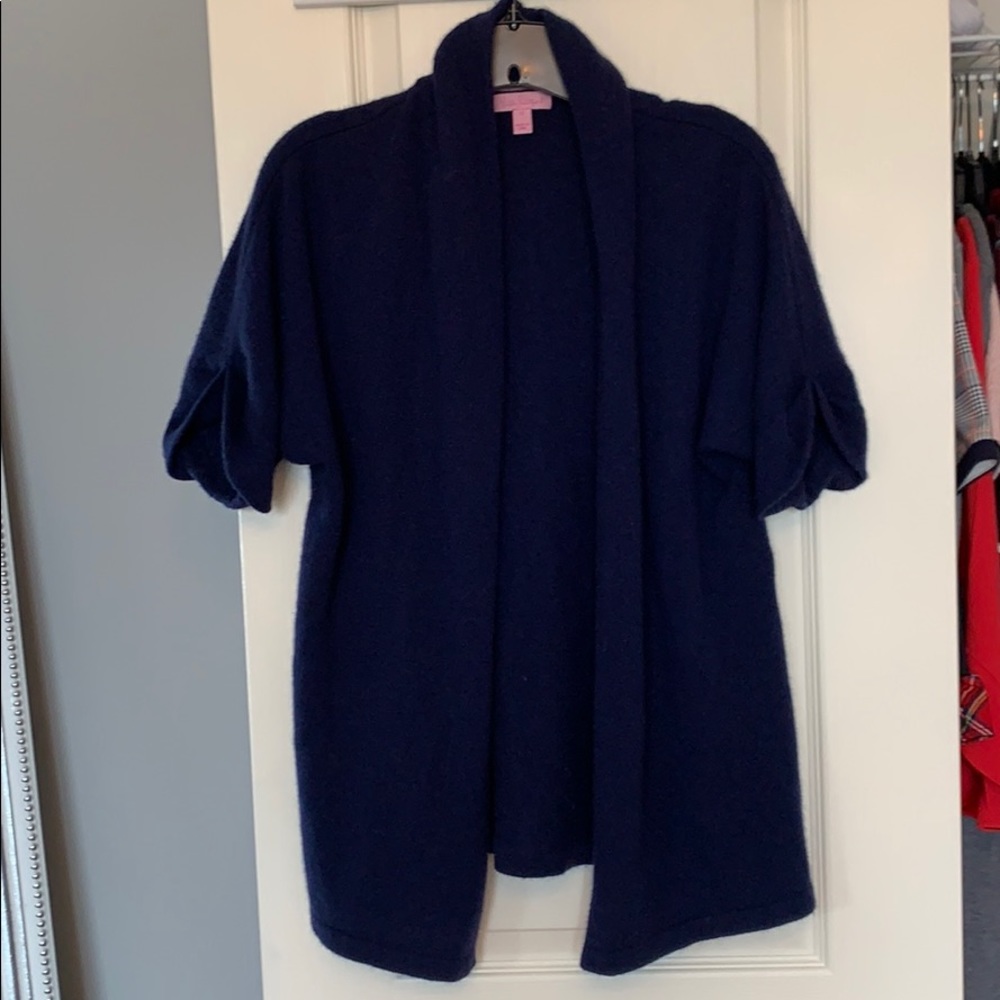 Navy blue short-sleeved sweater